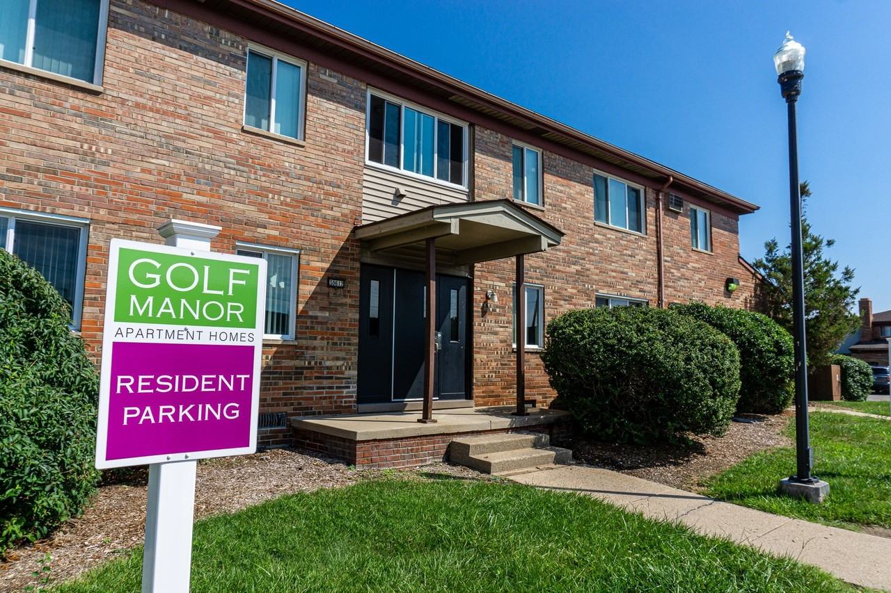 Golf Manor Apartments - Photo 5 of 23