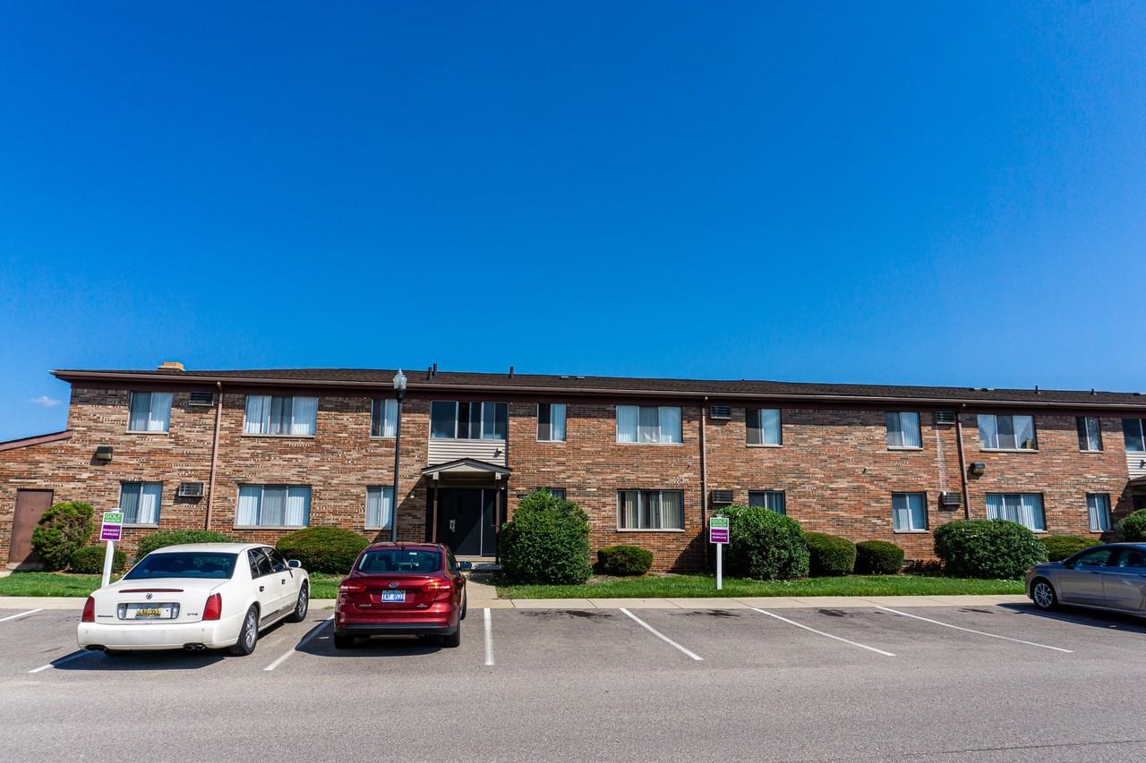 Golf Manor Apartments - Photo 7 of 23