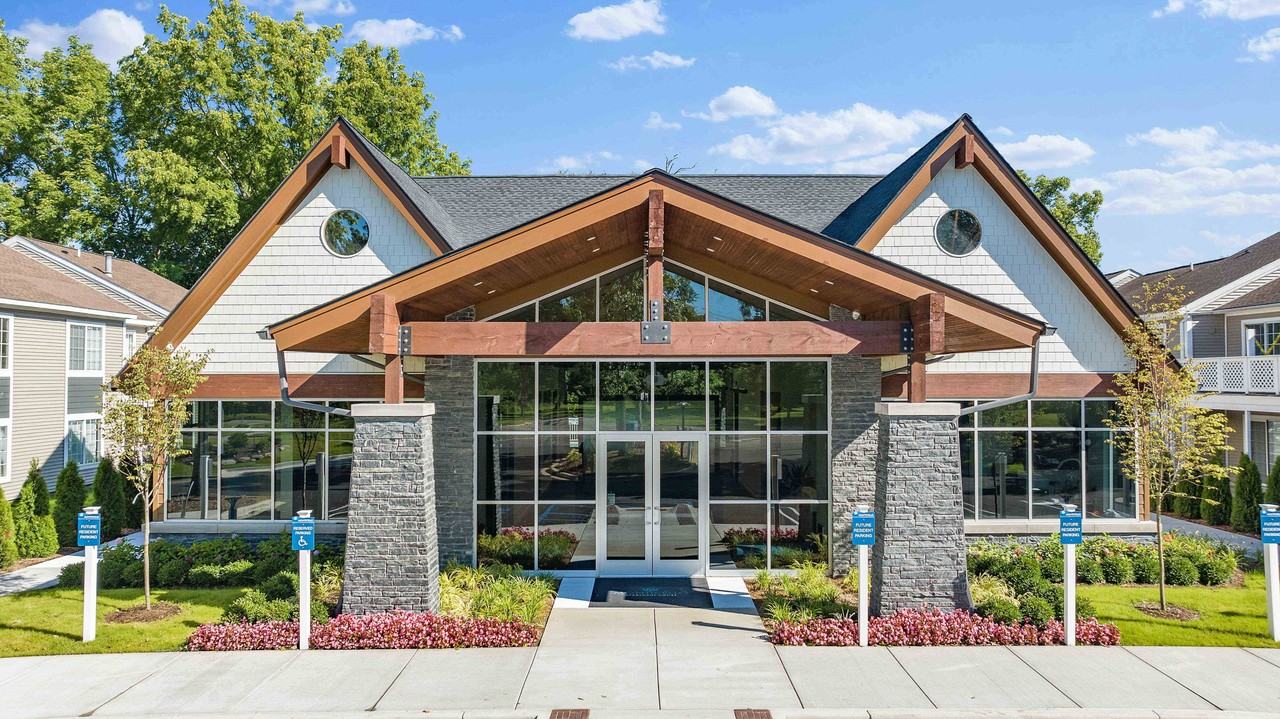 Monticello Apartments - Photo 4 of 27