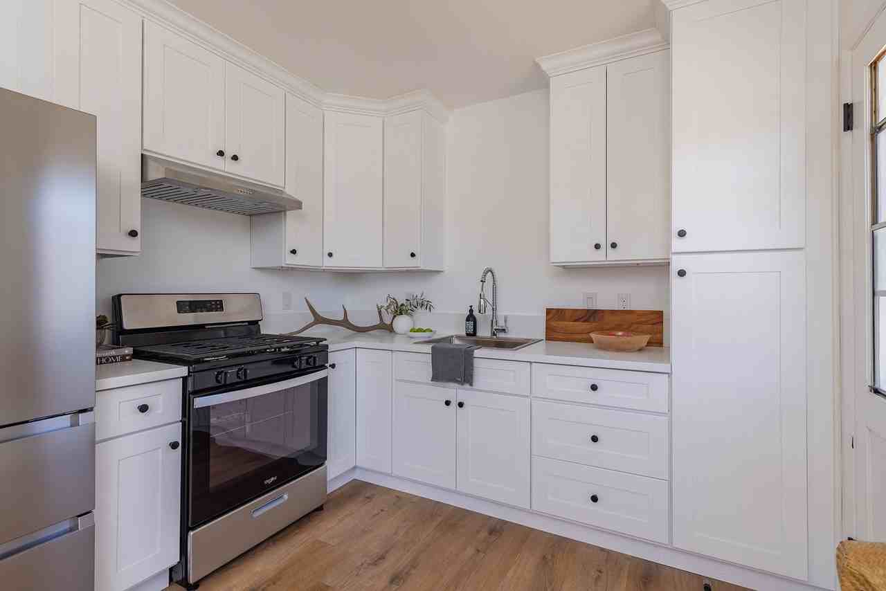 110 W Matilija St - Photo 2 of 9