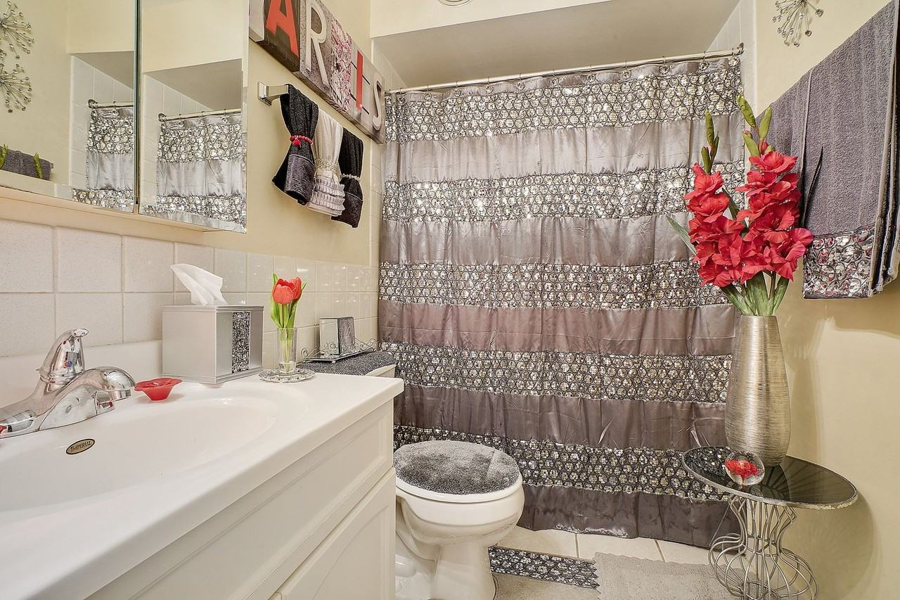 17514 Sandalwood Drive - Photo 4 of 24