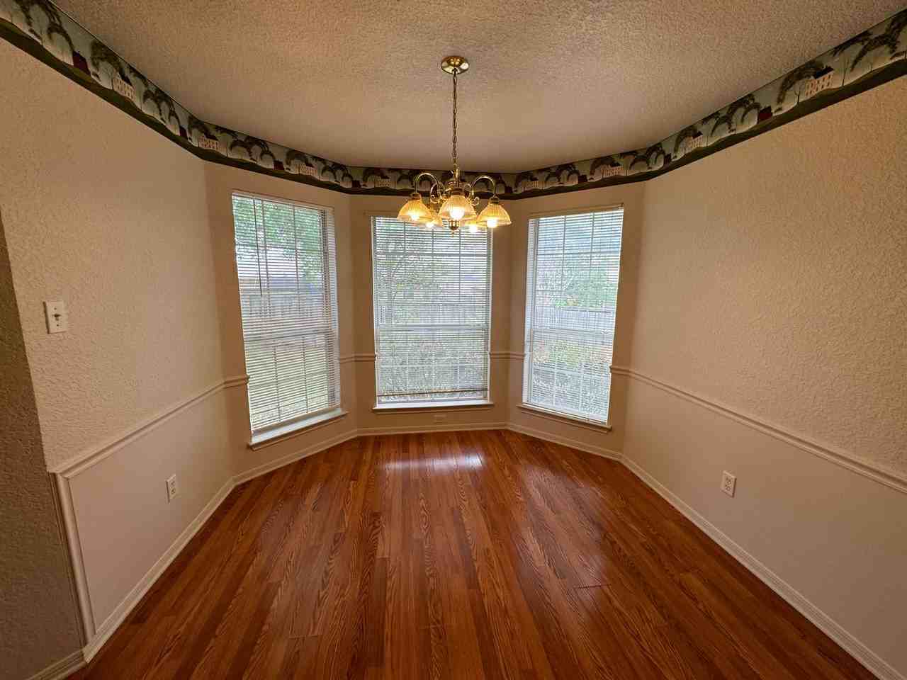 4201 Lost Oak Dr - Photo 7 of 29