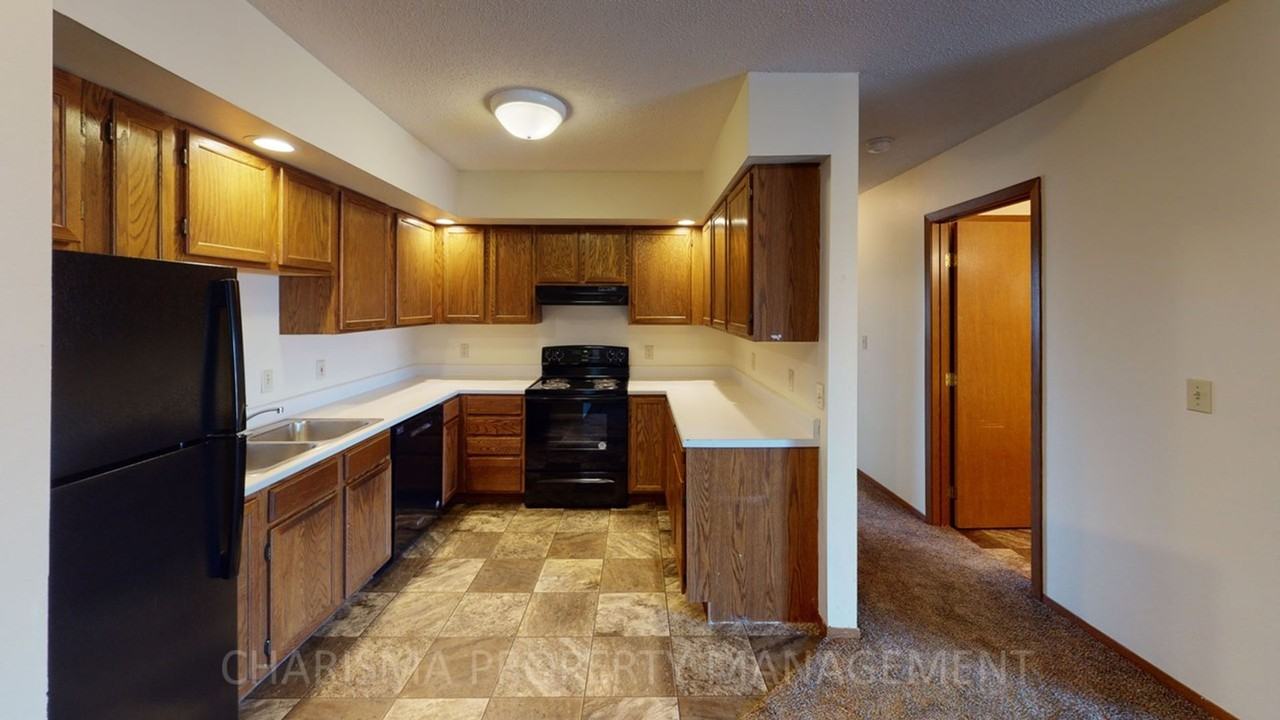 1016 Southland Lane - Photo 5 of 50