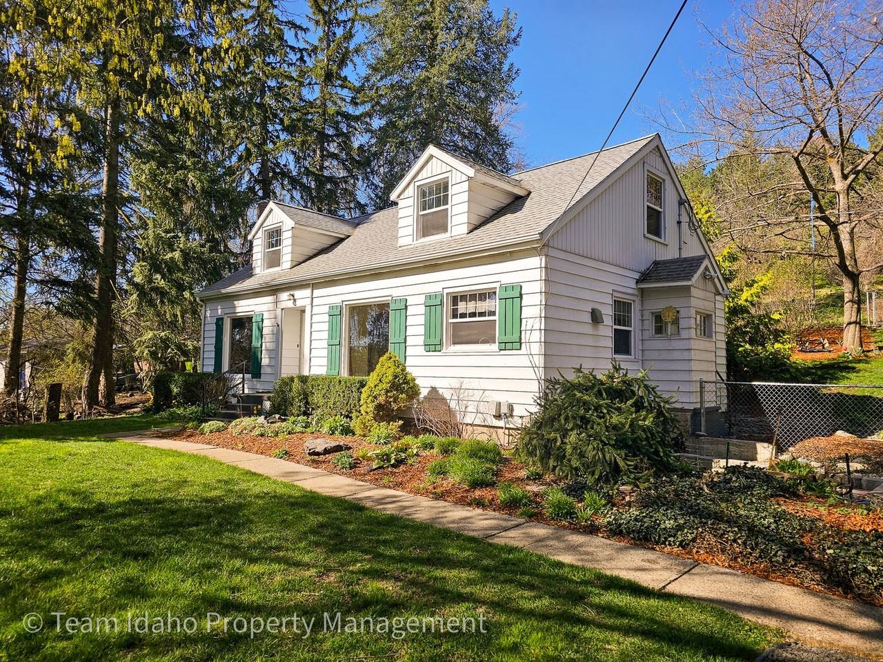 1041 N Almon St - Photo 2 of 41