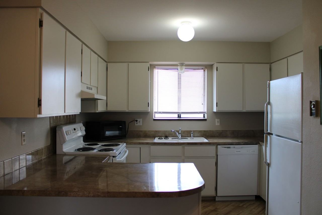 1745 Azalea Dr - Photo 2 of 13