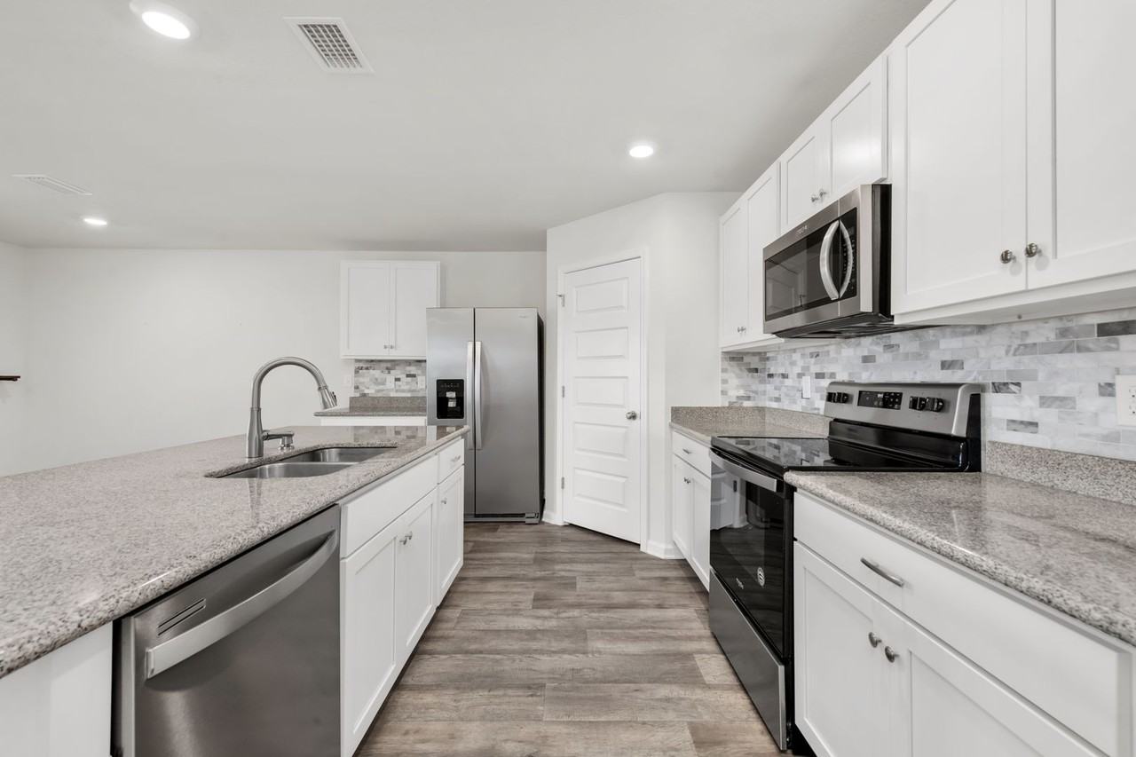 5557 Galahad Trl - Photo 4 of 36