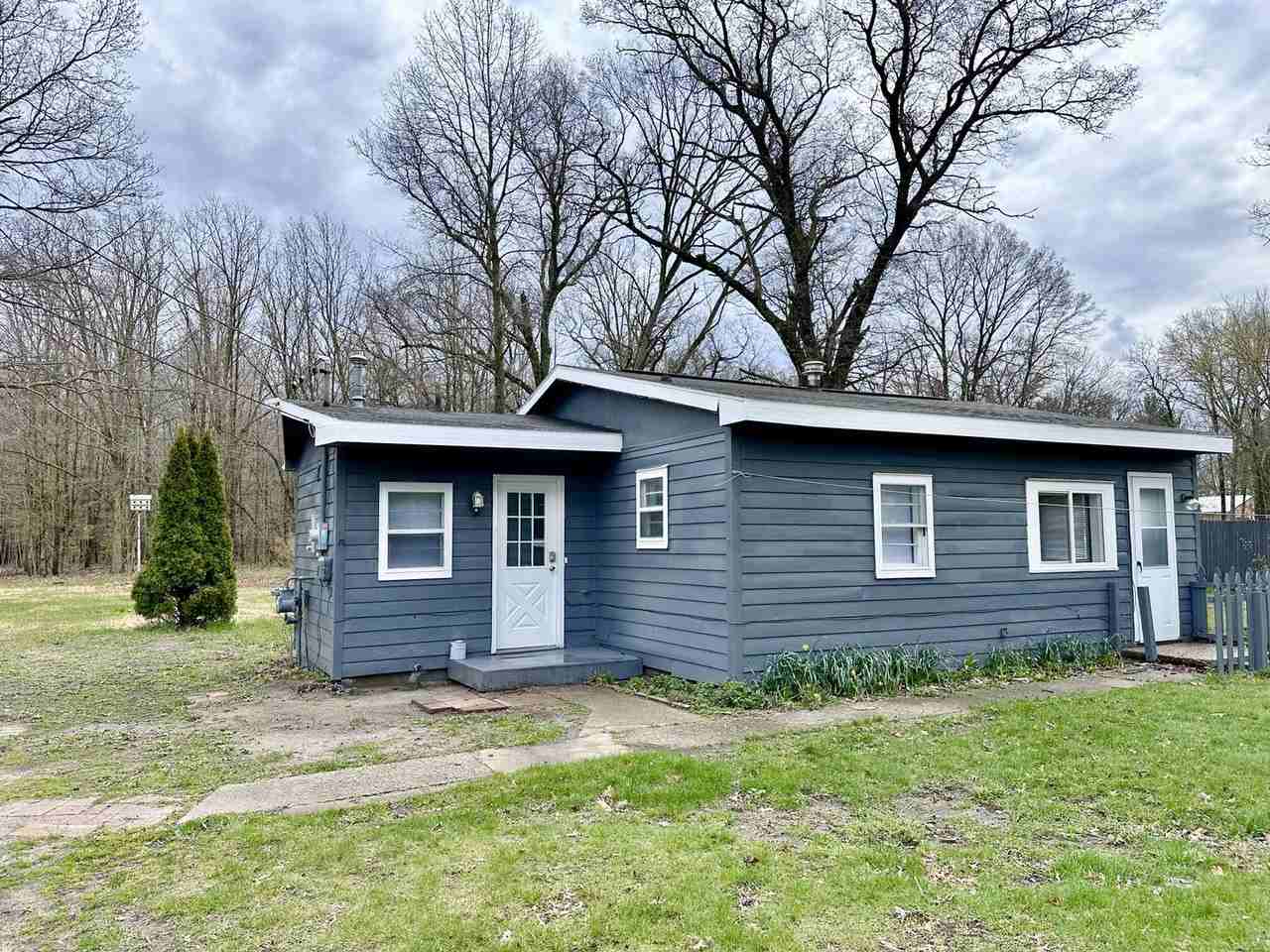 766 S Brooks Rd - Photo 2 of 14