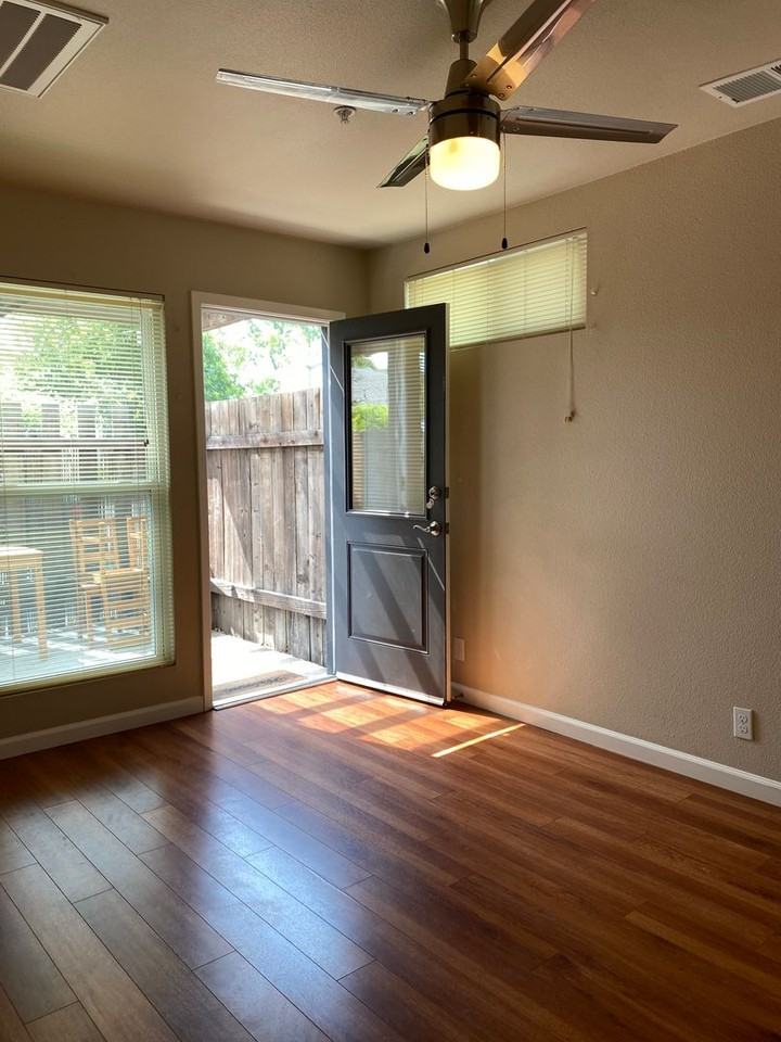 321 I St - Photo 3 of 7