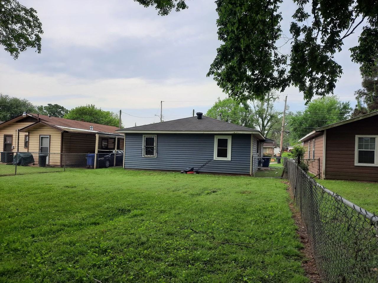 266 E Dudley Dr - Photo 2 of 9