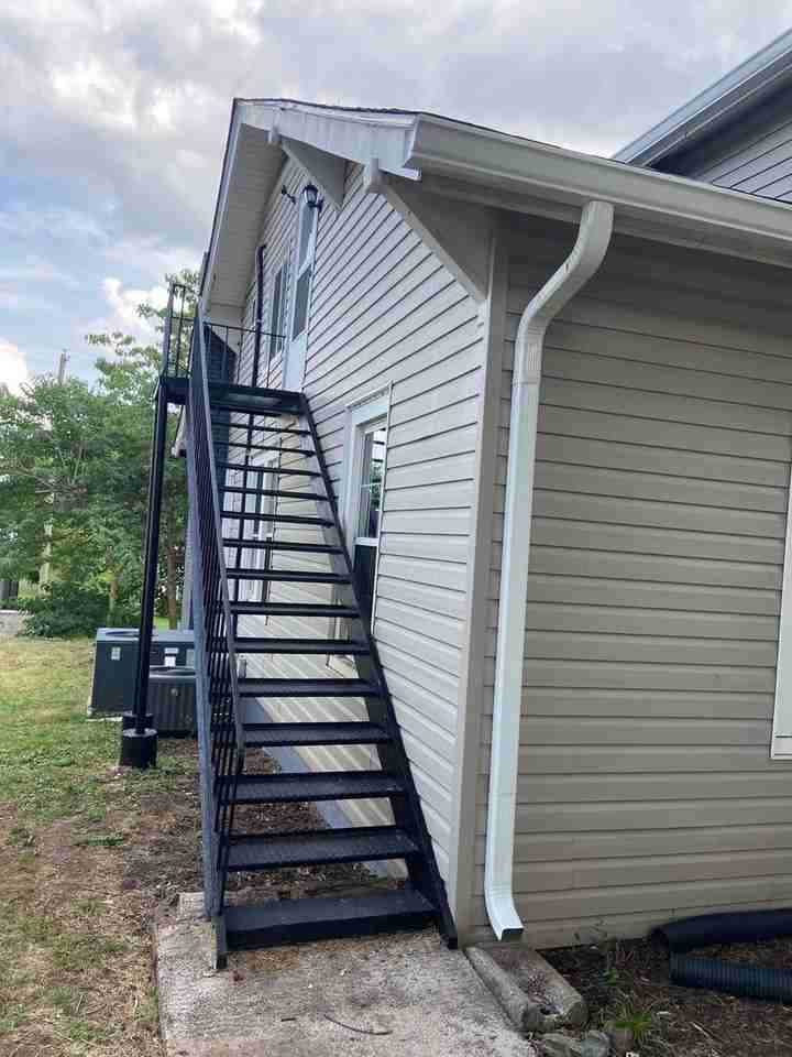 1919 Hoitt Ave - Photo 2 of 8