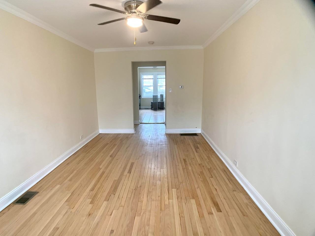 Iowa/Kostner - Photo 2 of 9