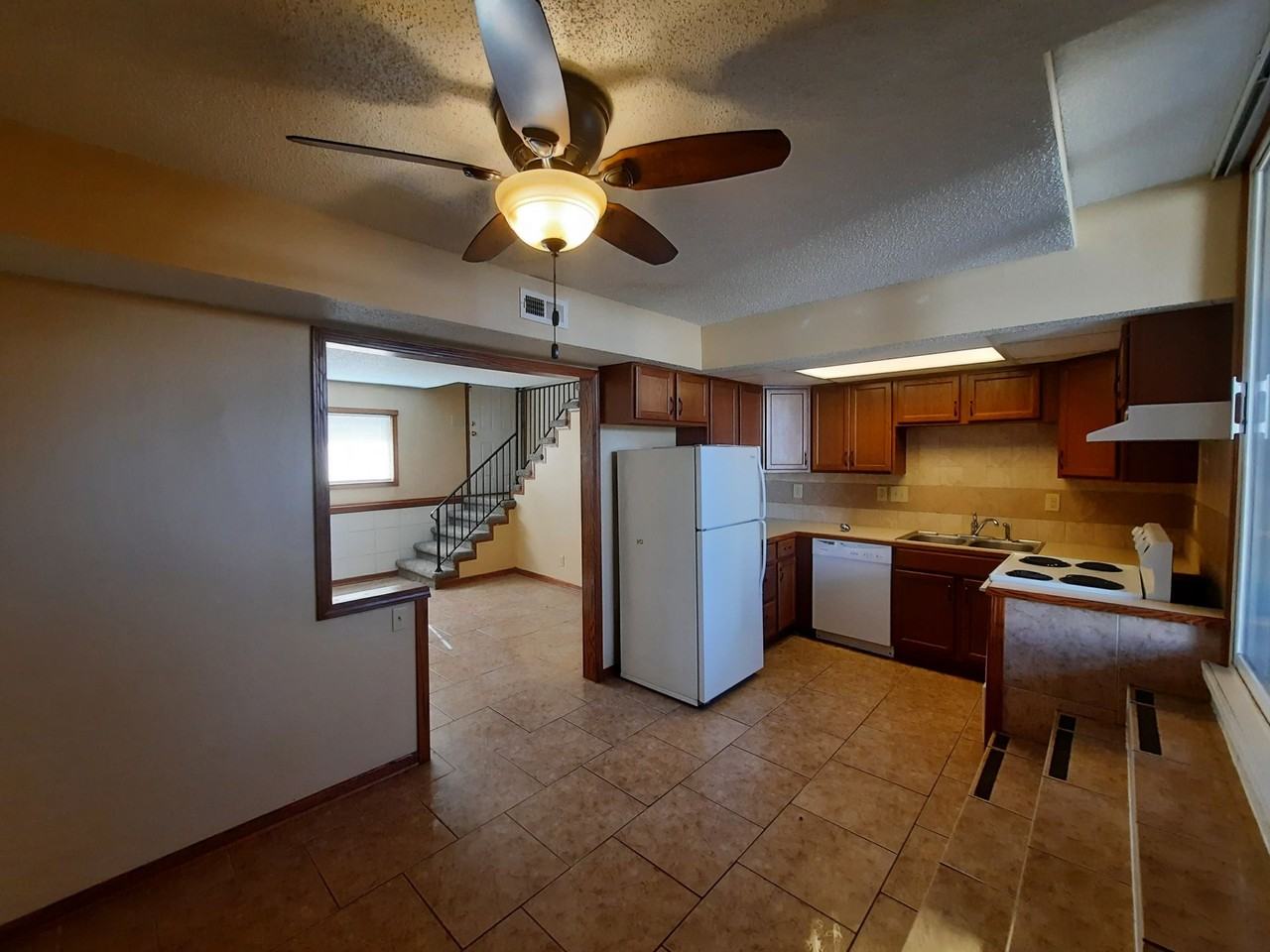 4606 4606 W Maple - 305 - Photo 3 of 18