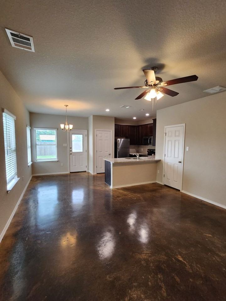 1529-1531 Lucille St - Photo 2 of 17