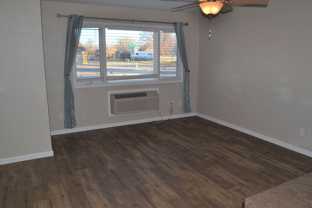 Cute Townhouse Style Apt - Photo 1 of 1