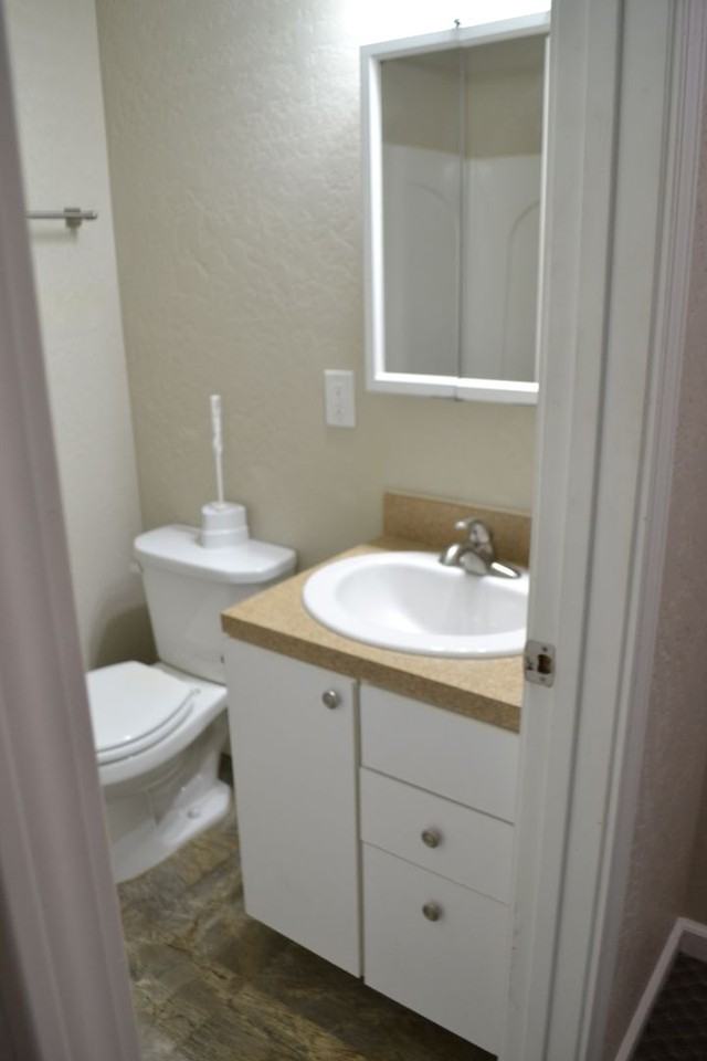 Cute Townhouse Style Apt - Photo 2 of 5