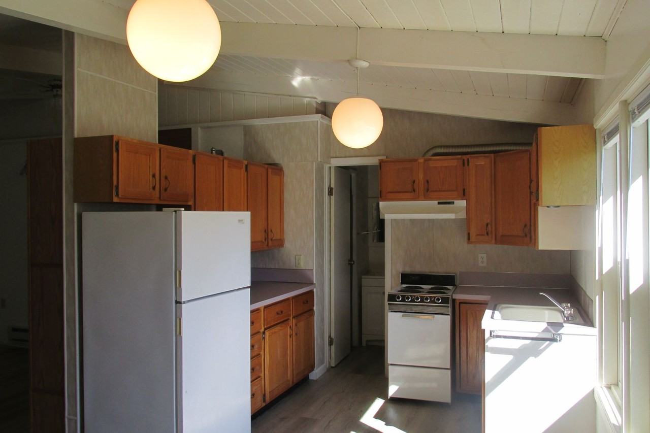 1820 Hassler Ln - Photo 3 of 12