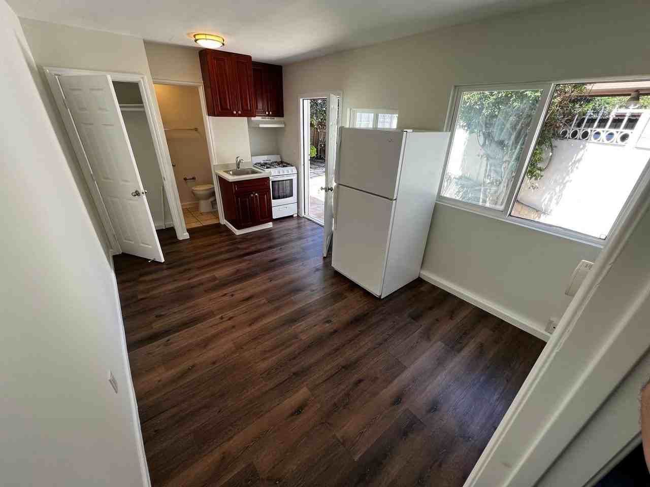 2027 Avenida De La Cruz - Photo 2 of 8