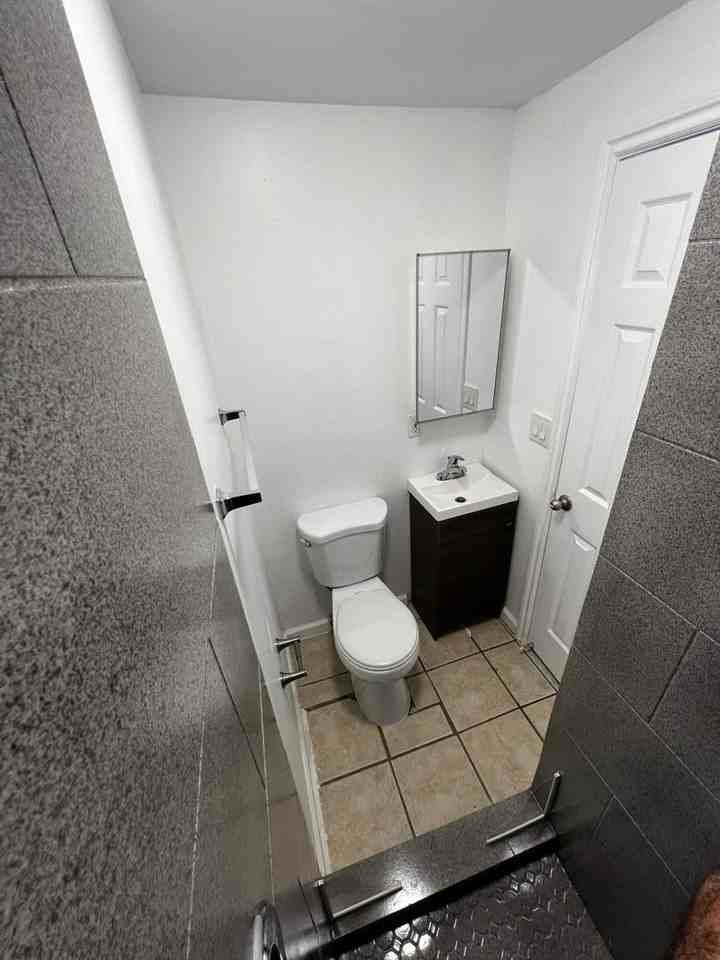 2027 Avenida De La Cruz - Photo 5 of 8