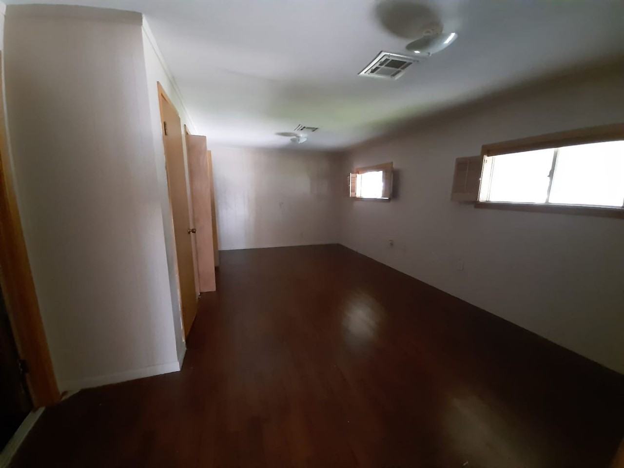 2740 Graves Ave - Photo 3 of 11