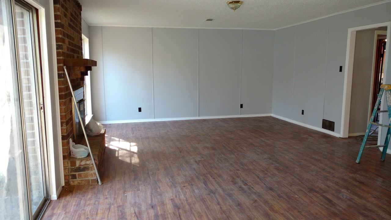 4475 Fortune Ln - Photo 3 of 9