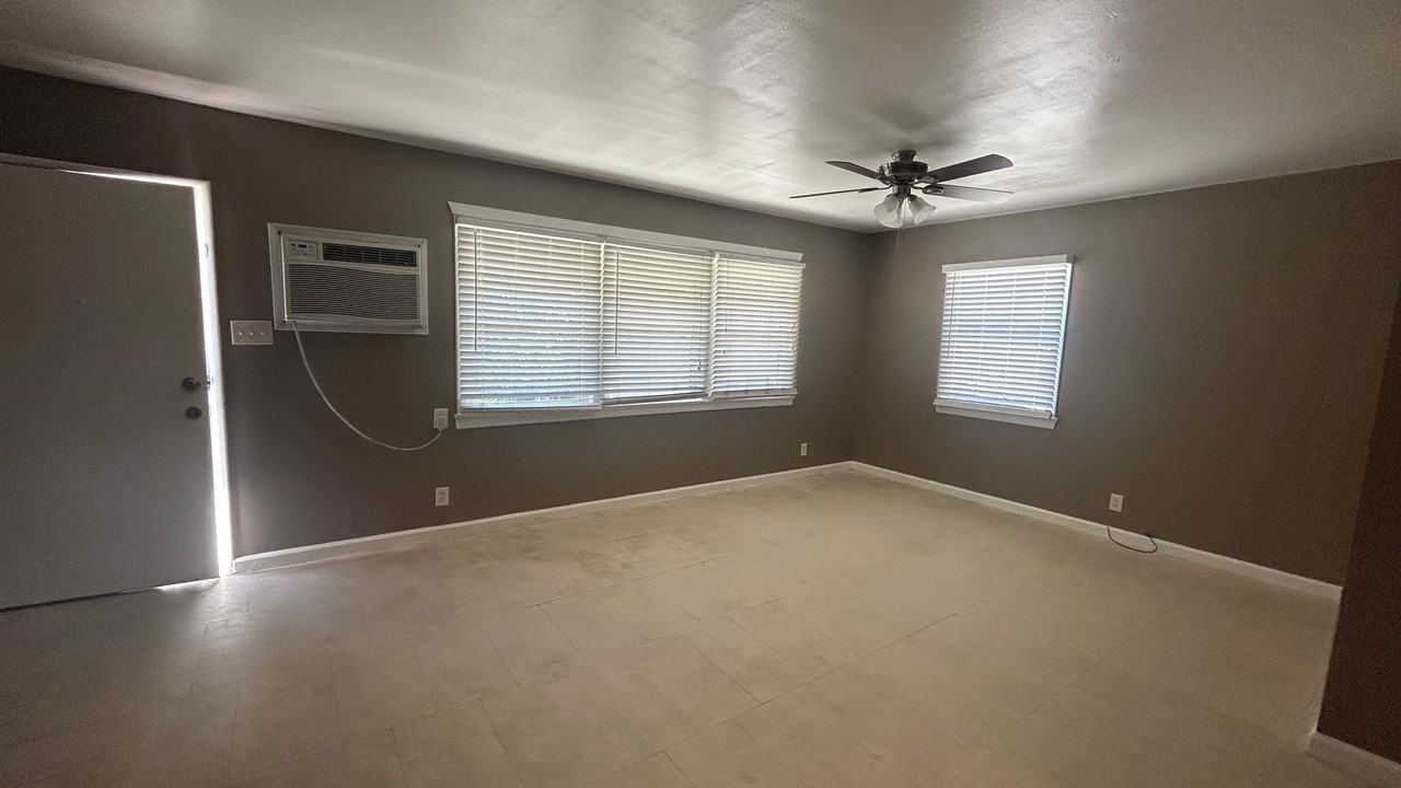 3837 N Sierra Way - Photo 2 of 6