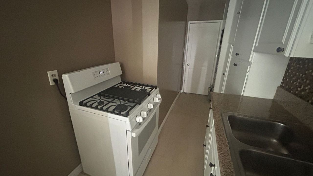 3837 N Sierra Way - Photo 3 of 6