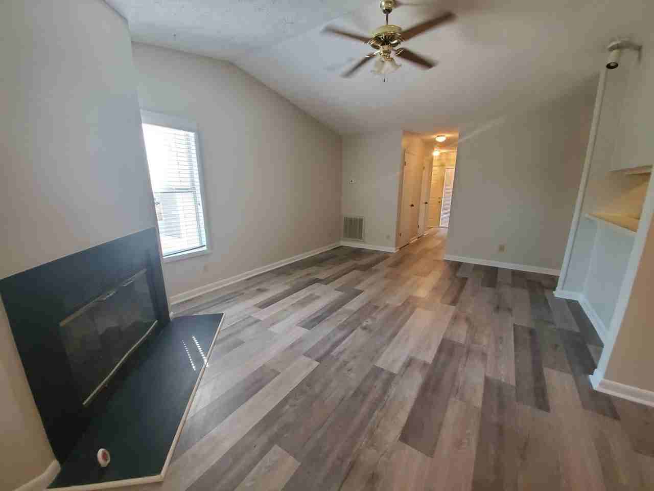 672 Bartons Landing Pl - Photo 3 of 16