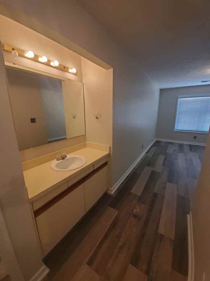 672 Bartons Landing Pl - Photo 7 of 16