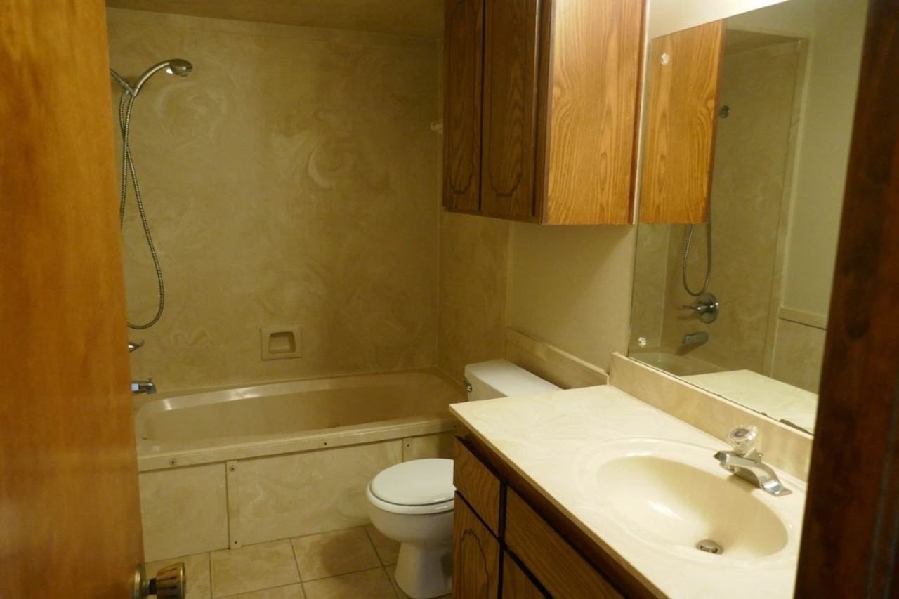 607 Se 41st St - Photo 5 of 7