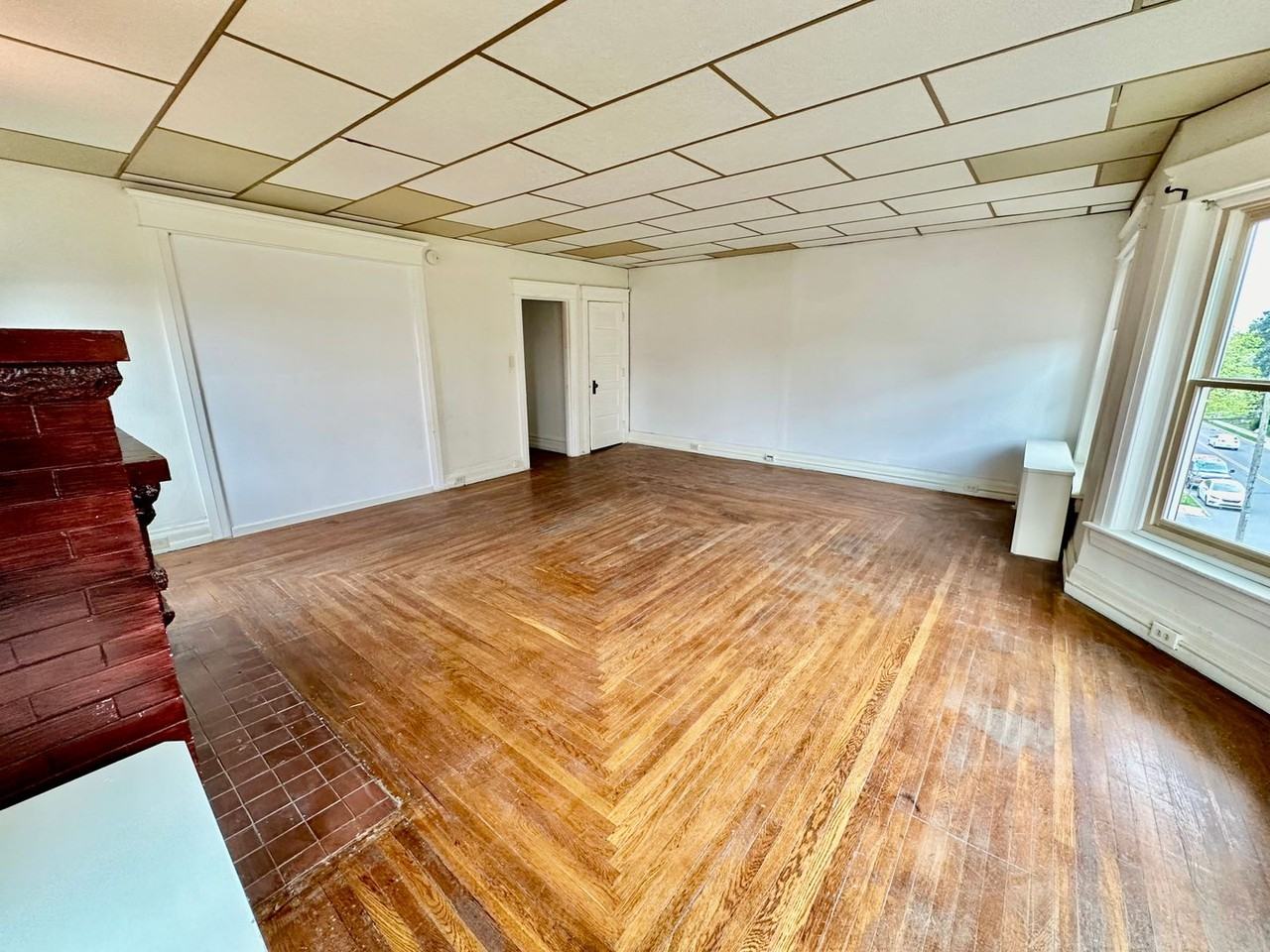 1516 W Walnut St. - Photo 2 of 12