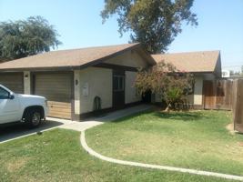 featured image of 112 N Lemoore Ave #D
