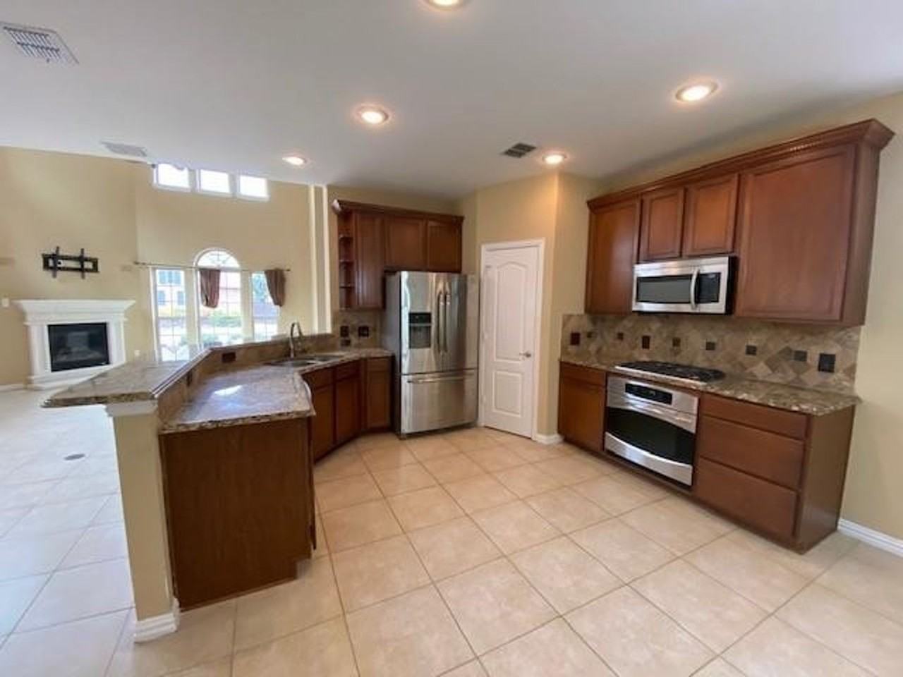 3500 Flat Creek Dr - Photo 3 of 16