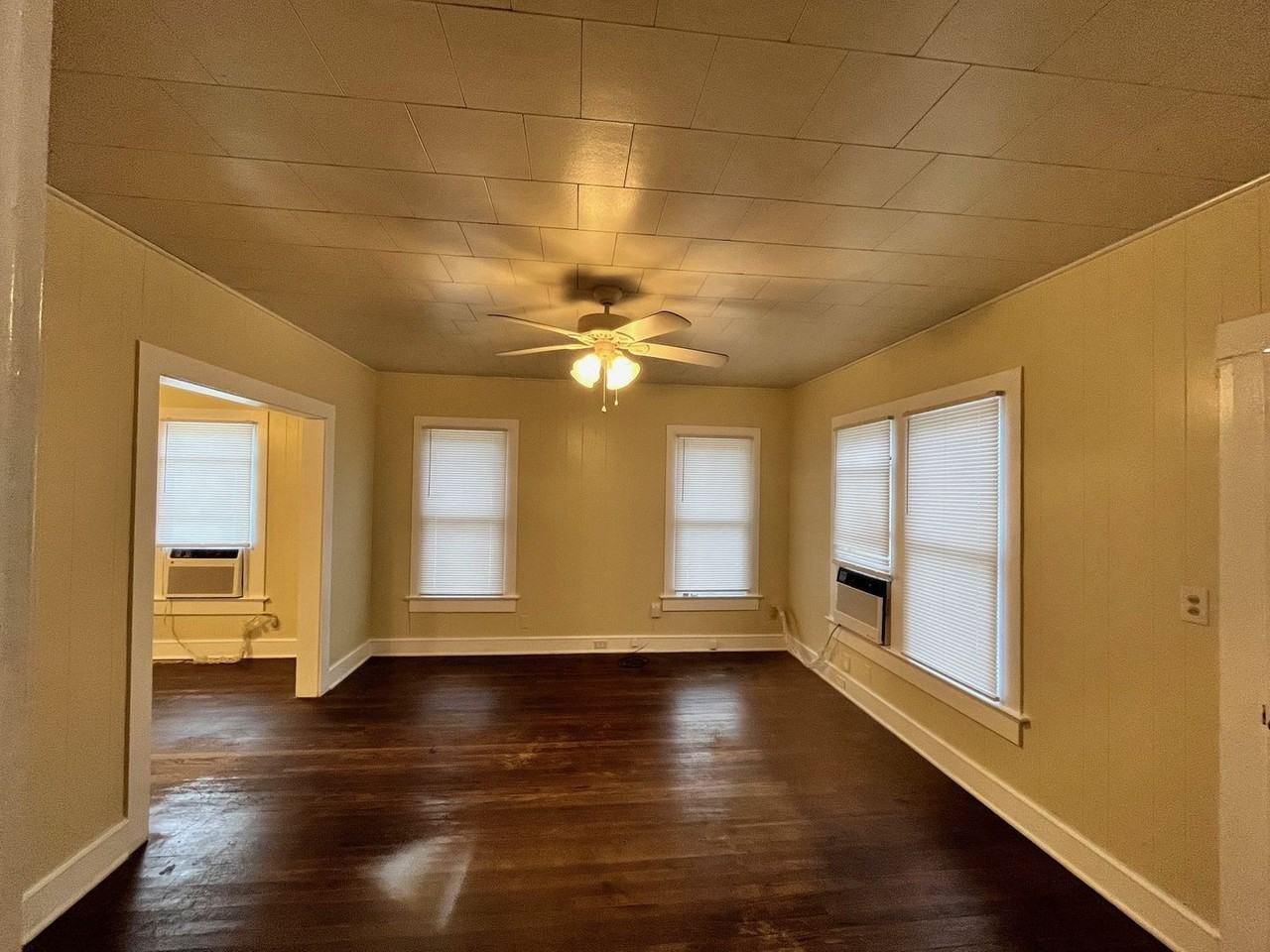 1501 N East St - Photo 2 of 9