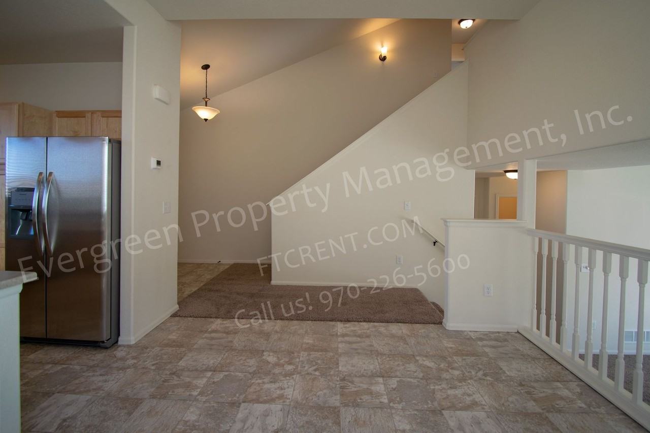 6408 San Isabel Ave - Photo 7 of 41