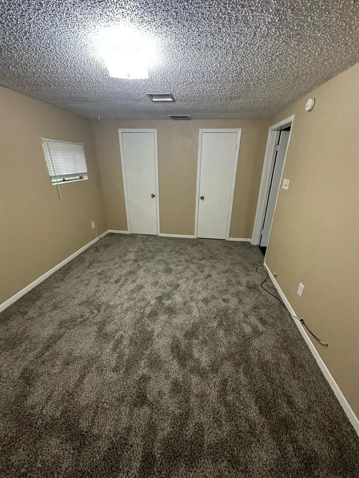 583 W Hammond St - Photo 2 of 21