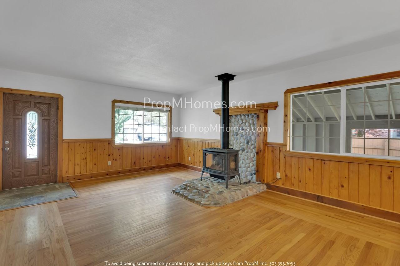 233 S Grant St - Photo 3 of 33