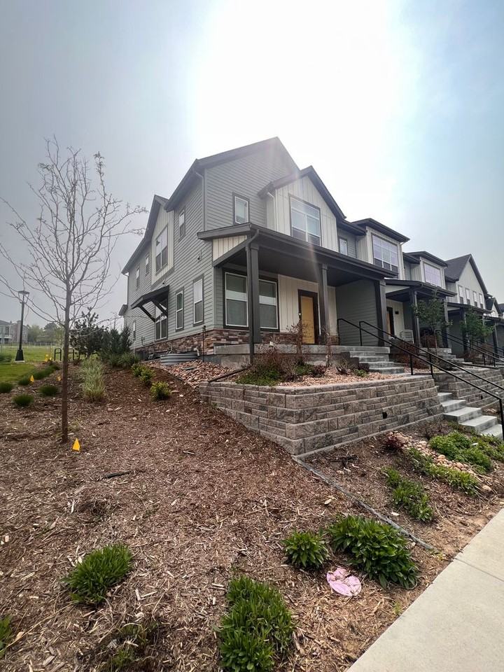 628 Discovery Pkwy - Photo 2 of 28
