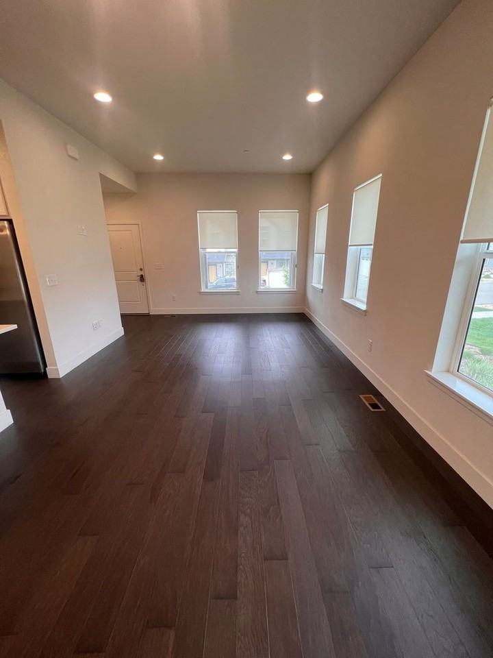 628 Discovery Pkwy - Photo 7 of 28