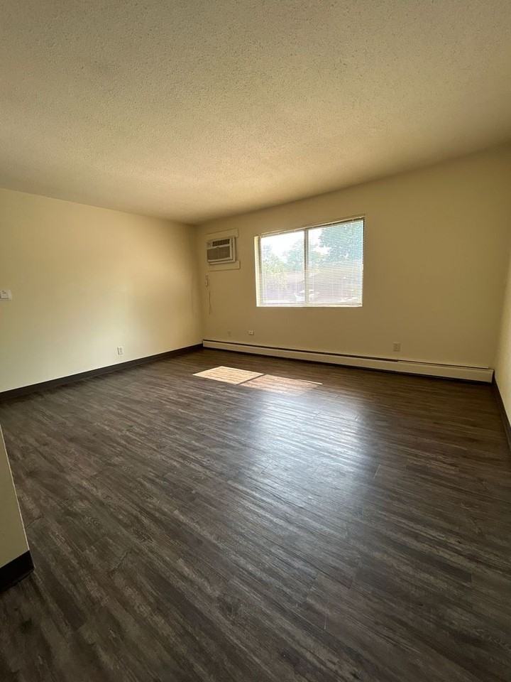 Chapel Apartments - Photo 2 of 10