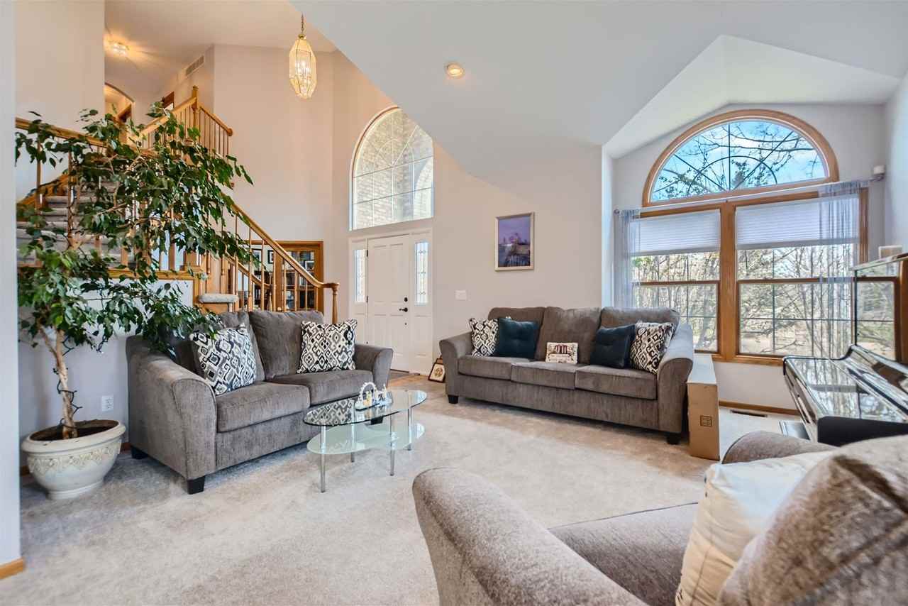 817 Mount Evans Ct - Photo 2 of 28