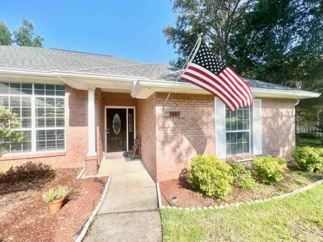 1660 Northridge Rd - Photo 3 of 32