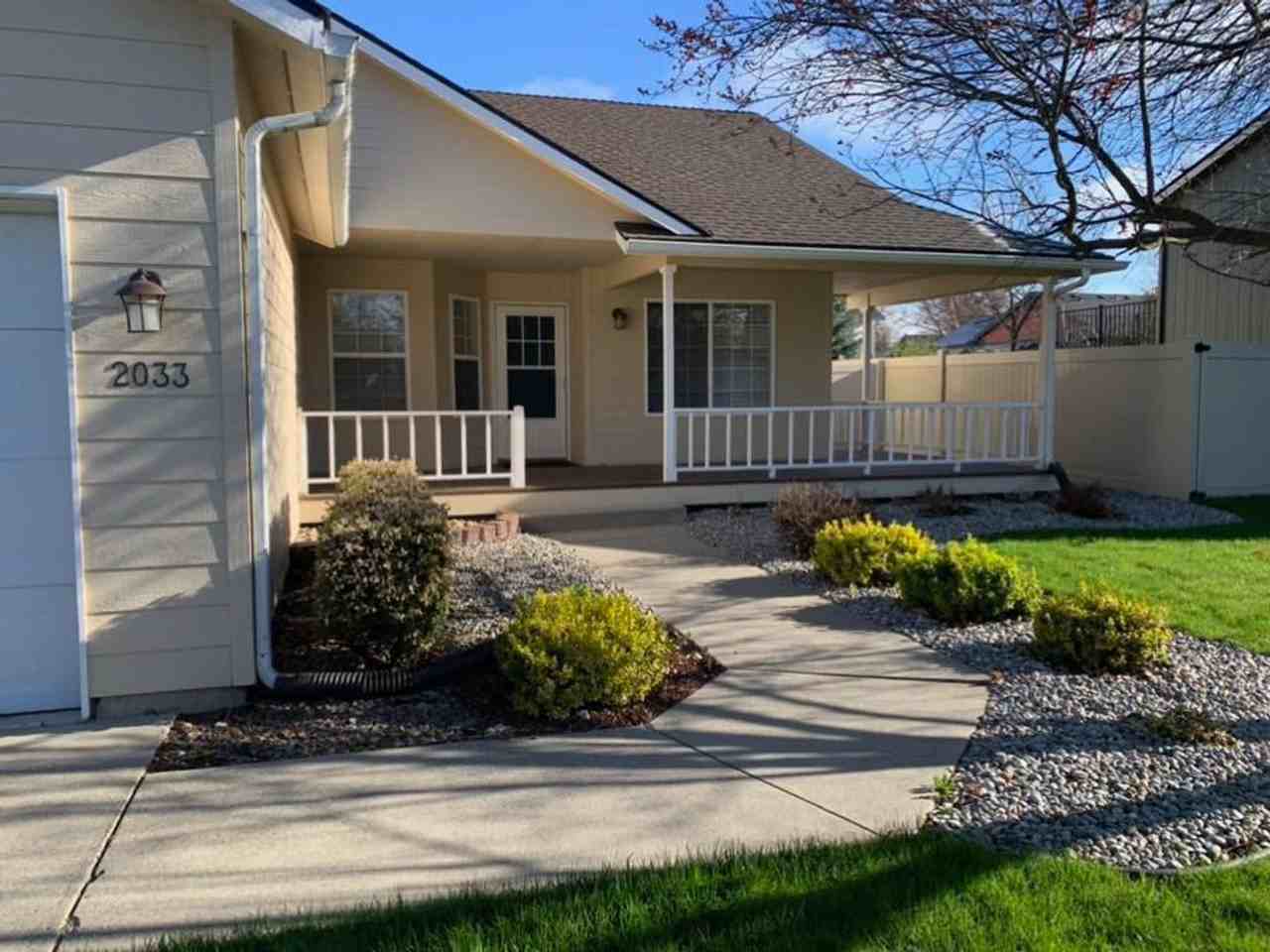 2033 W Hampson Ave - Photo 3 of 23