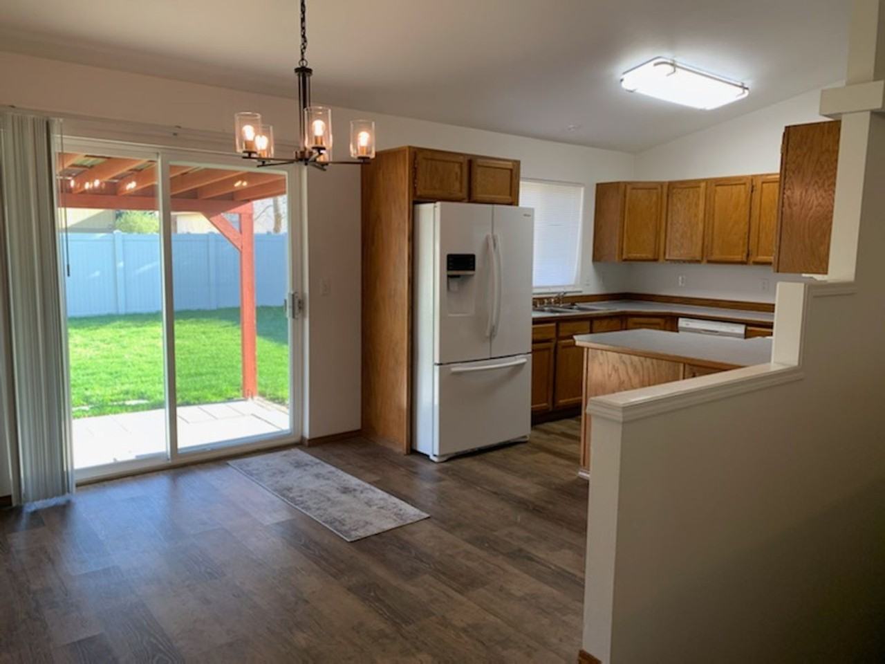 2033 W Hampson Ave - Photo 7 of 23