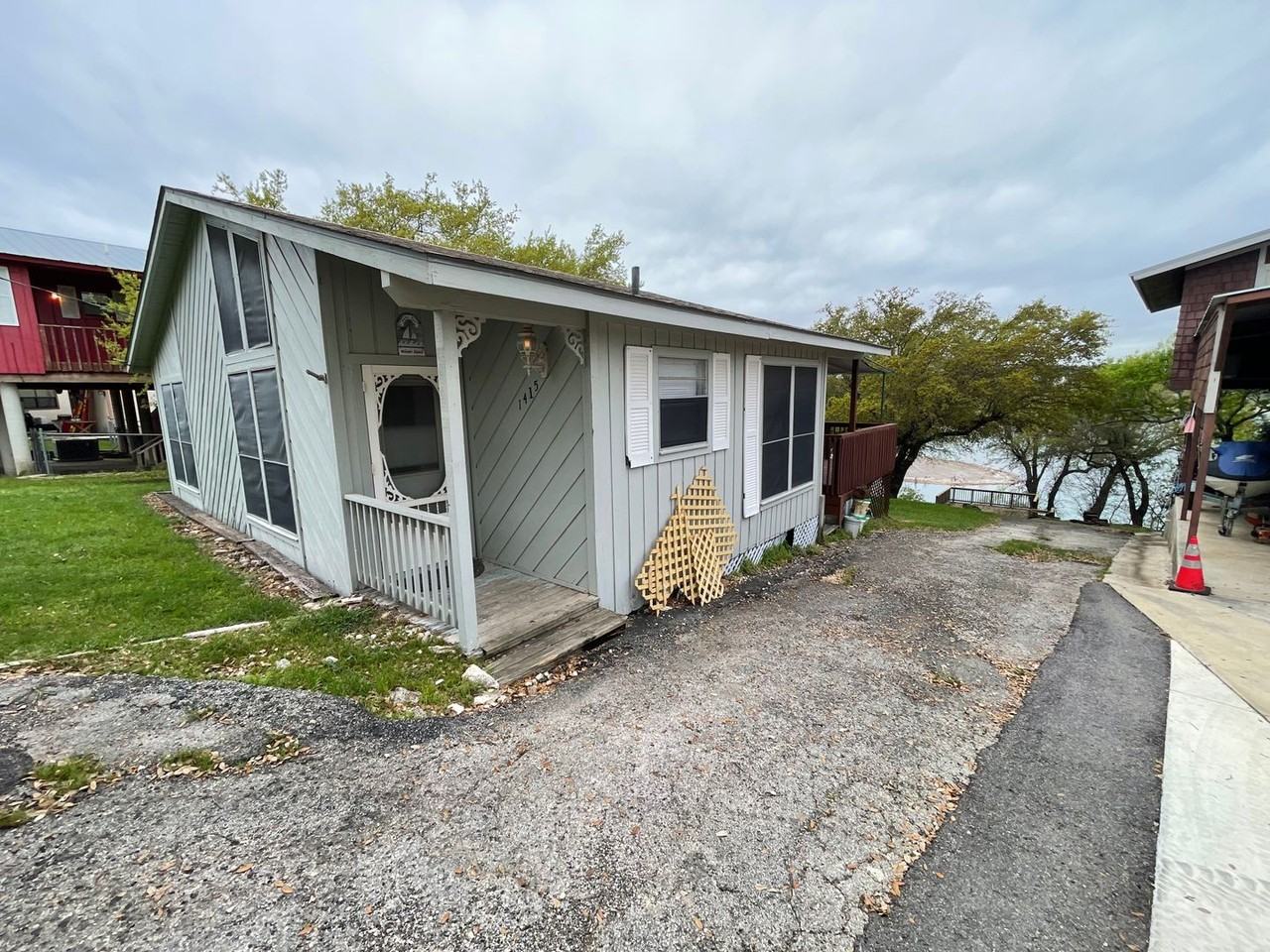 1415 Glenn Dr - Photo 3 of 28