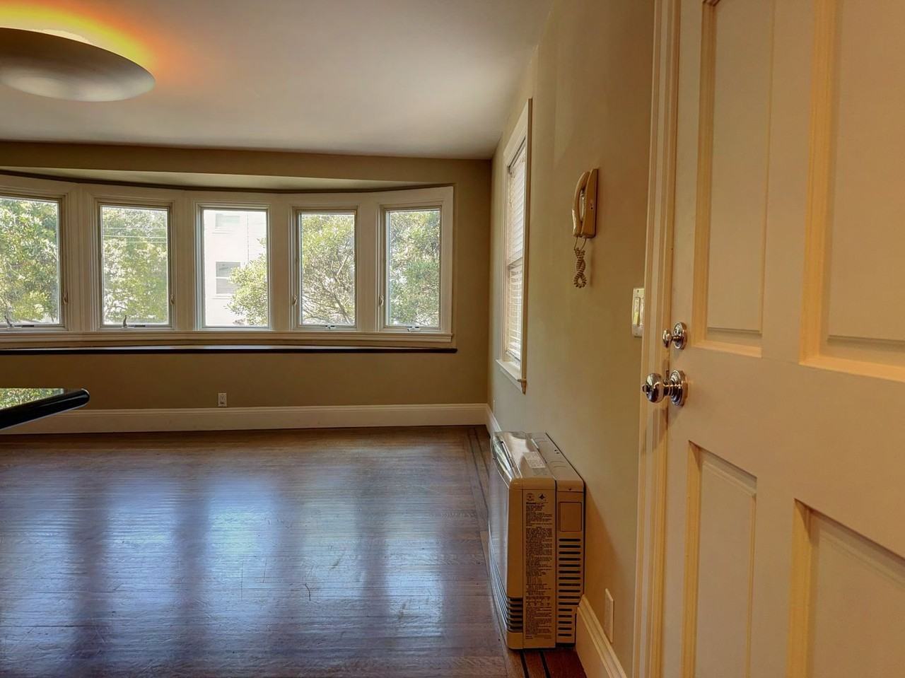 433 Carl St - Photo 3 of 14