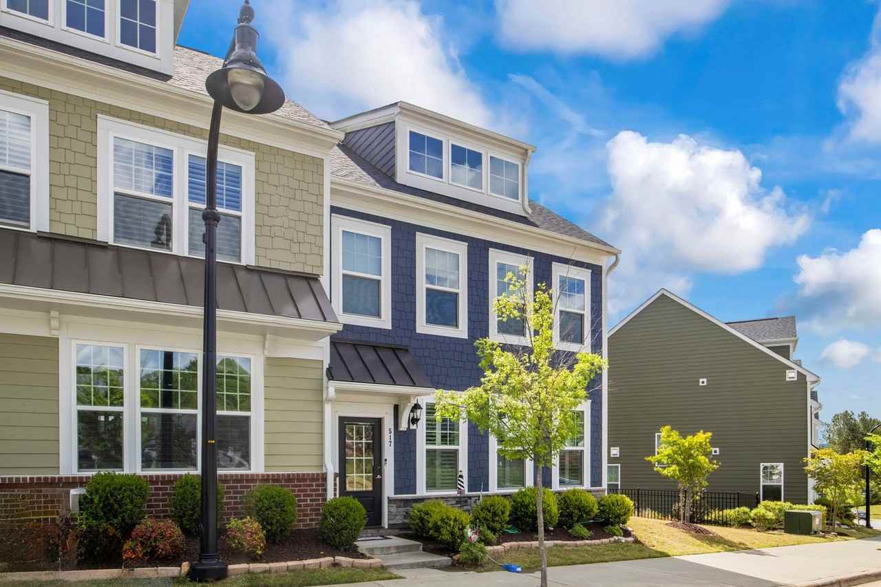 517 Brooks St - Photo 6 of 30