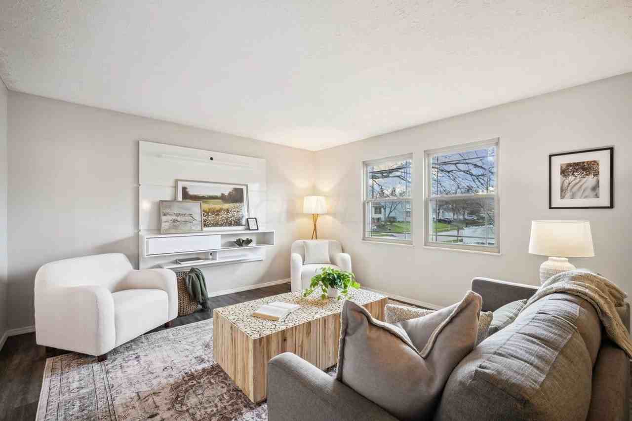 3784 Timberland Dr - Photo 3 of 30