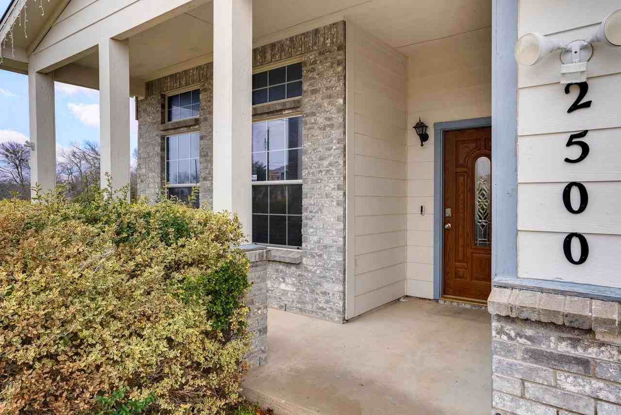 2500 Waterfall Dr - Photo 4 of 28