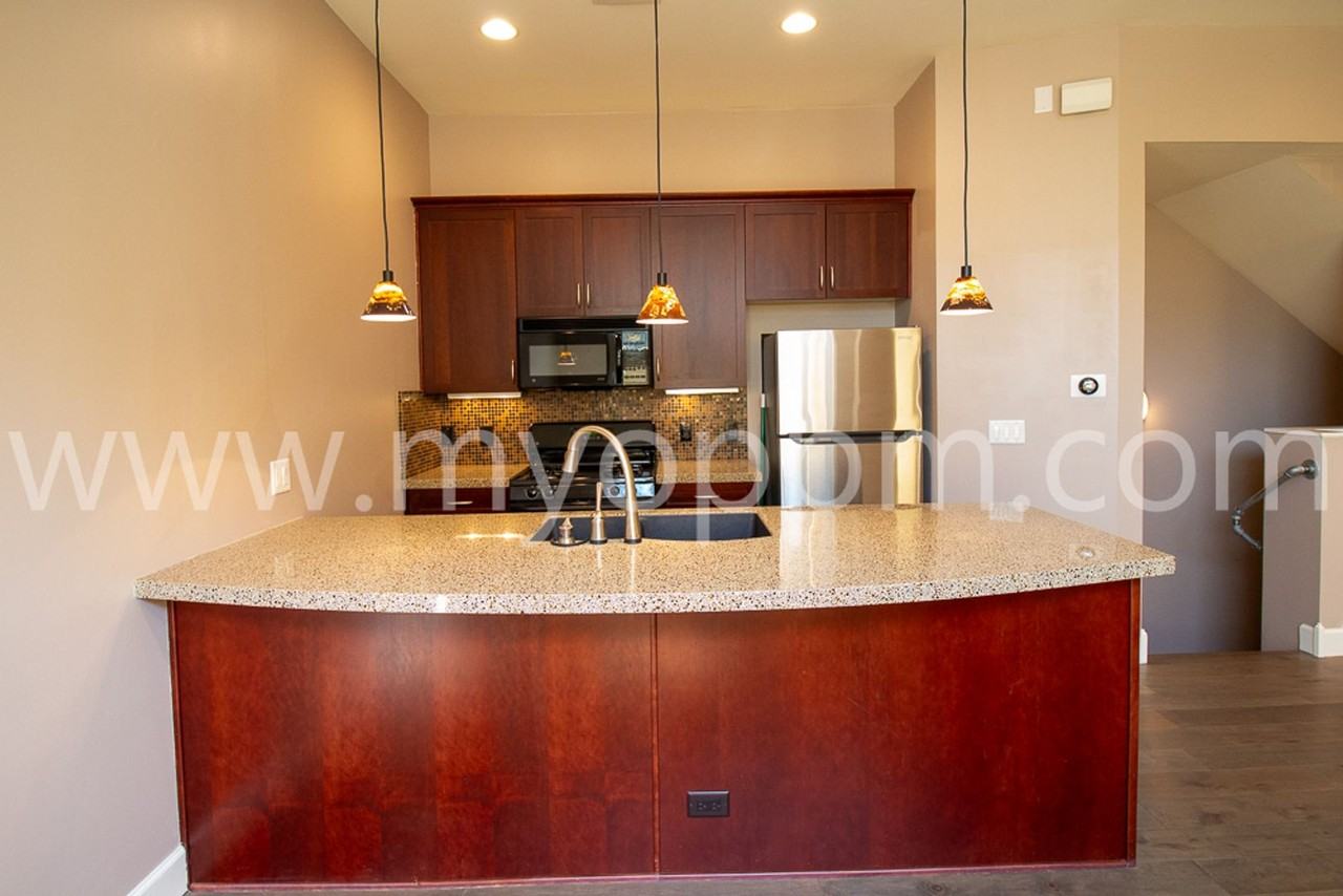 905 S 10th Ct - Photo 2 of 18
