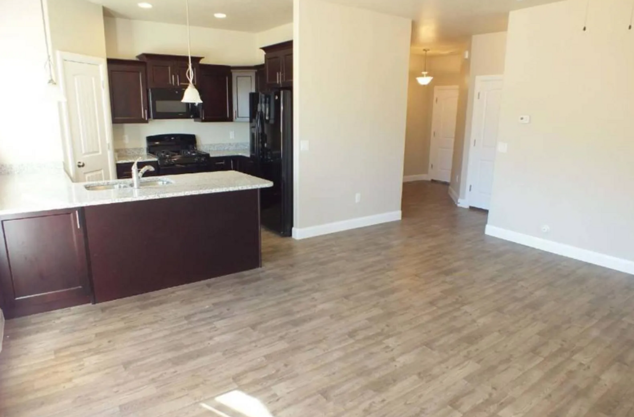 3047 N 275 E - Photo 2 of 11